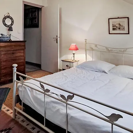 Nice Home In Honfleur With Wi-Fi Vakantiehuis